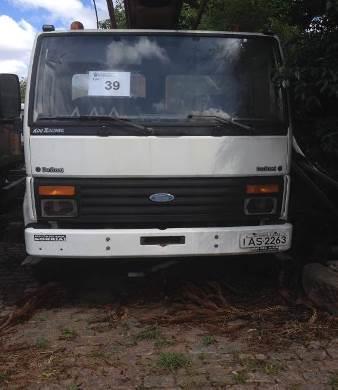 LOTE Nº 39 Veículo recuperável caminhão, Ford/cargo 1617, com braço mecânico, diesel, placa IAS 2263, ano 1992/1992, cor