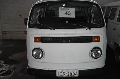 LOTE Nº 43 Veículo recuperável camioneta Kombi VW, gasolina, placa ICR2834, ano 1995/1995, cor branca, chassi