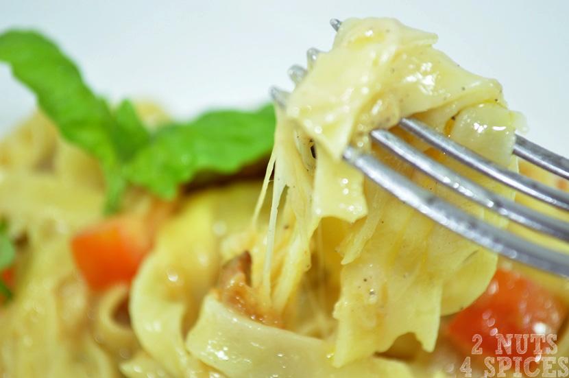 Este macarrão aos quatro queijos e abobrinha é uma coisa de outro mundo e foi outra receita que