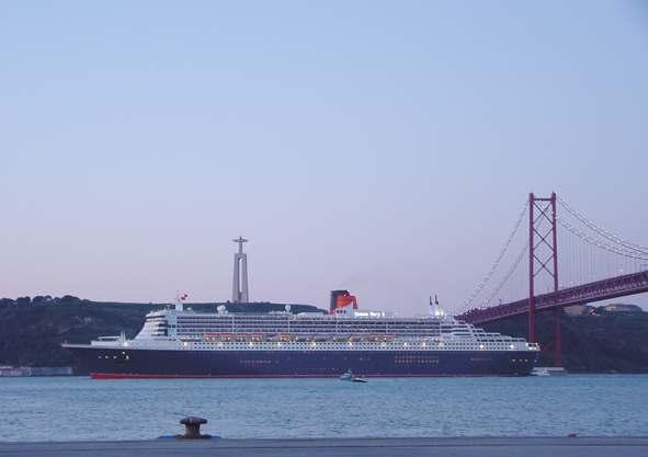 Navio QUEEN MARY 2 GT 148 528 LOA 345.