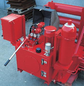 O comando manual de emergência montado no actuador, consiste num comando manual hidráulico e num selector manual hidráulico, para seleccionar o Funcionamento Normal, com alimentação de óleo de uma
