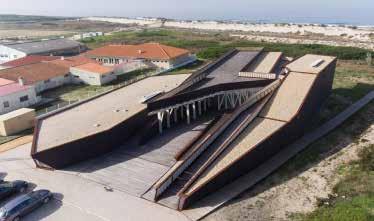 » Cais Criativo da Costa Nova Inaugurado no dia 17 de janeiro de 2016, localiza-se na frente marítima da Costa Nova, sobre as dunas, e ligado a esta praia por passadiços de madeira, sendo também todo