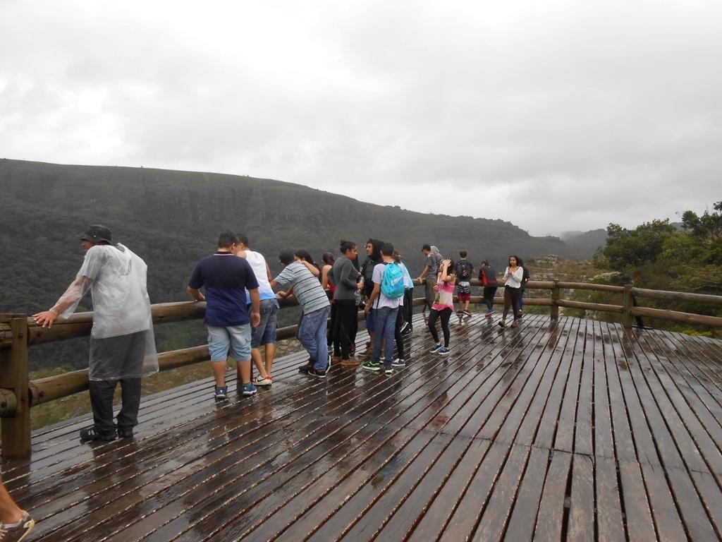 Figura 6 Alunos da primeira expedição ao Parque Estadual do Cânion Guartelá no primeiro semestre de 2014. Fonte: arquivos do projeto, 2014.
