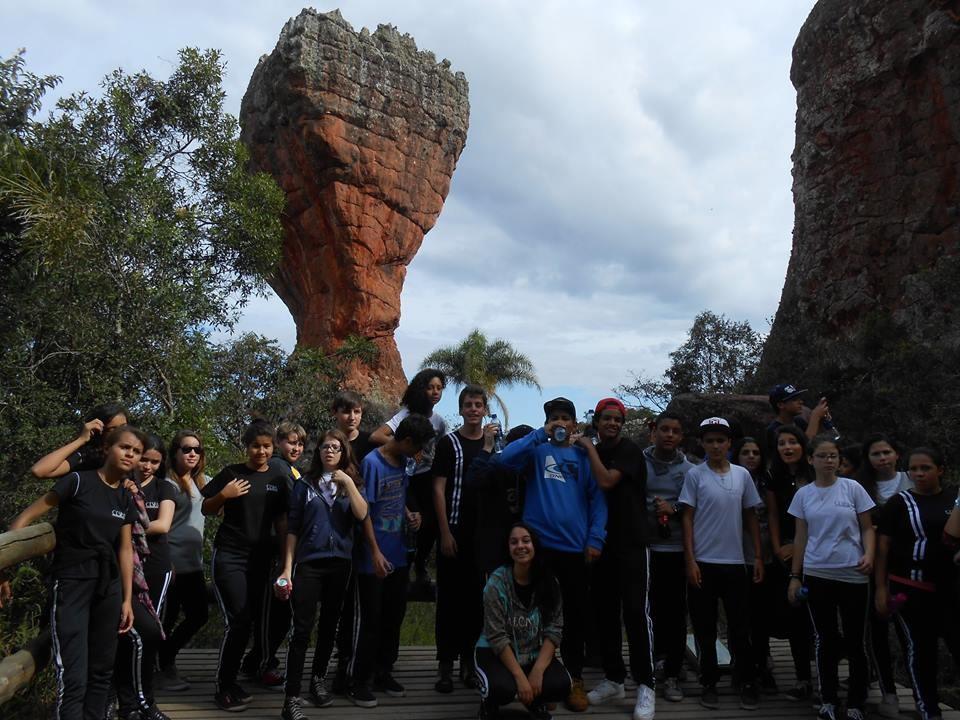 A terceira expedição ocorreu no Parque Estadual de Vila Velha (Ponta Grossa/PR) com 25 alunos, do 9º ano do ensino fundamental pertencentes ao Colégio Estadual São Pedro Apóstolo localizado no bairro