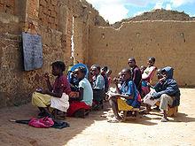 VICTORINO, S. C. O papel da educação na reconstrução nacional da República de Angola, p.