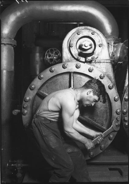 Lewis W. Hine. 1874-1940.