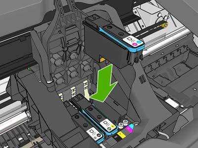 3. Insira o novo cabeçote de impressão no slot correto no carro. CUIDADO: Insira o cabeçote de impressão de forma lenta e vertical, direto para baixo.