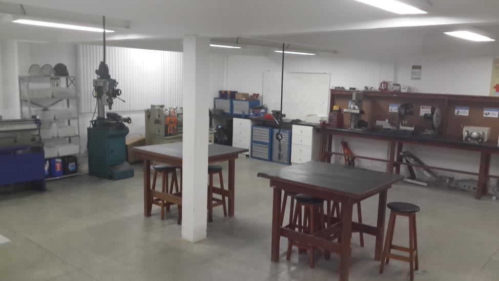 DESCRIÇÃO E OBJETIVOS O Laboratório de Processos de Fabricação e Manufatura (LSMR) atualmente está situado no pavilhão de aula 06 PA6, da Universidade Salvador UNIFACS, localizado na avenida Juracy