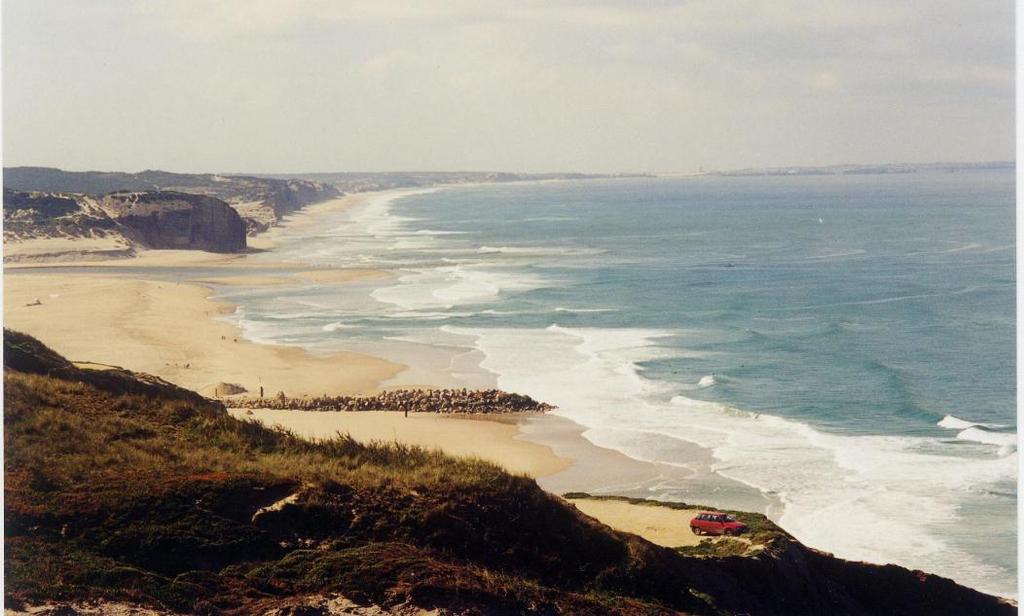 Portugal O nosso Presidente da República chamou à atenção para o facto de Portugal ser um país marítimo, mas que "não consegue ver o mar como um importante recurso, criador de rendimento e riqueza"