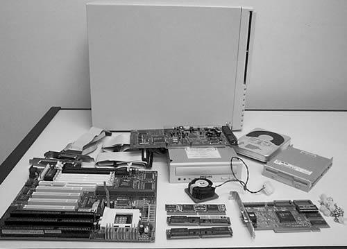 Hardware - componentes: gabinete, placa mãe, processador,