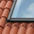 Saia em cor terracota EDW Terracota Para uma integração mais estética da janela de sótão no seu telhado, tem à