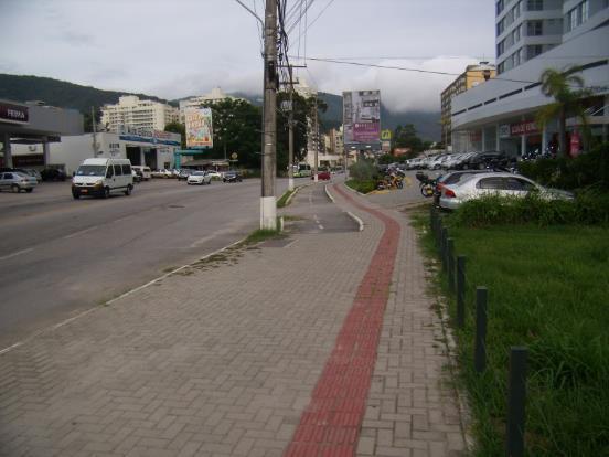 o termo ciclovia é usado como o termo geral que se refere a qualquer pista ou faixa que permite o uso por bicicleta.