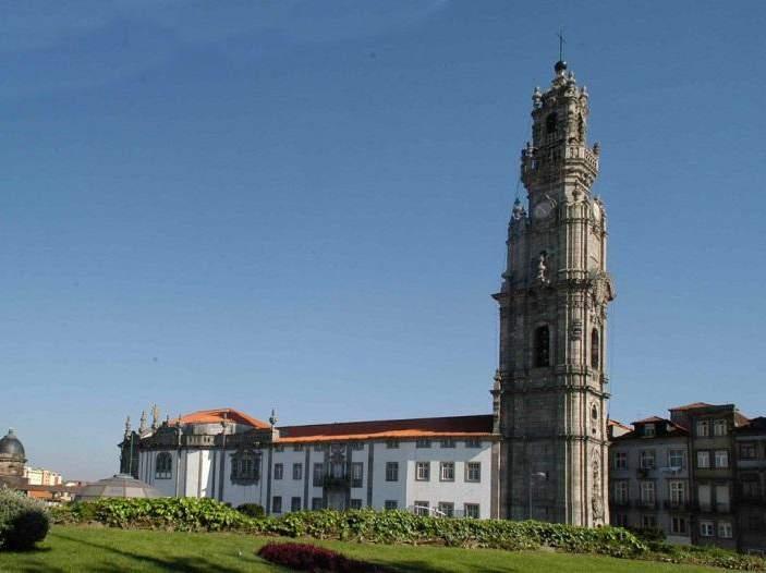 cultural são apenas alguns dos motivos que convidam a visitar a cidade. O seu centro histórico é Património Cultural da Humanidade desde 1996.