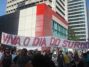 4 libras. Dentre elas, podemos destacar: LIBRAS A segunda língua do Brasil Lei Federal 10.