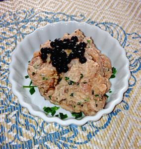 TEMPO: 10 min DIFICULDADE: fácil CUSTO: $ Tartare de salmão clique para ampliar Olá, vou fazer uma receita de tartare de salmão bem fácil, que eu peguei do livro A Dieta do Chef, de Roland Villard!