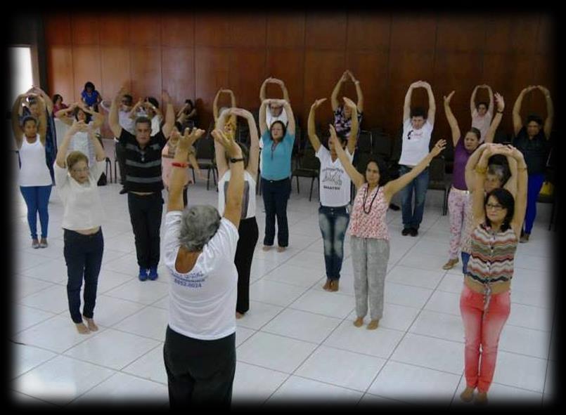 METODOLOGIA E FASES NA PRATICA DO QI GONG OS EXERCÍCIOS DO QI GONG CONSISTEM EM: o Movimentos simples; o Movimentos lentos; o Mobilização global do corpo; o Trabalho de concentração e visualização; o