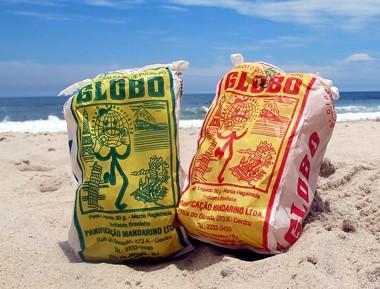 9 - Em falar em praia, no Rio de Janeiro tem muitas! Todo mundo que já foi em alguma praia Carioca ouviu falar em Biscoito Globo e Mate.