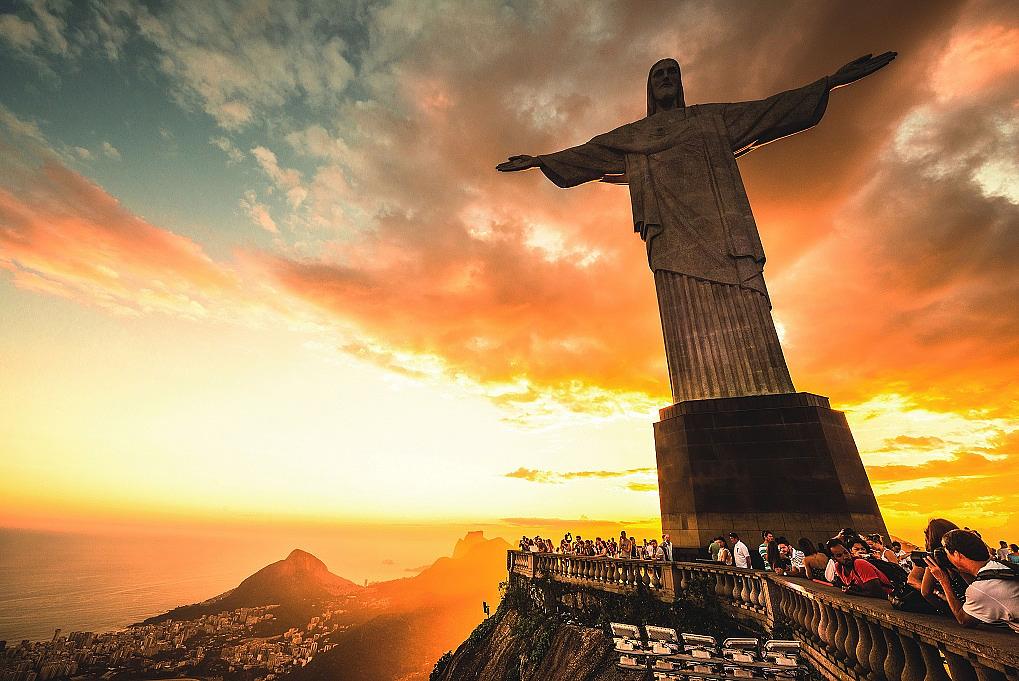 TENDÊNCIAS PARA OS JOGOS DO RIO Uma análise para os Jogos mais conectados da história Os Jogos do Rio serão os mais conectados de todos graças ao grande uso de dispositivos móveis no mundo todo A D I