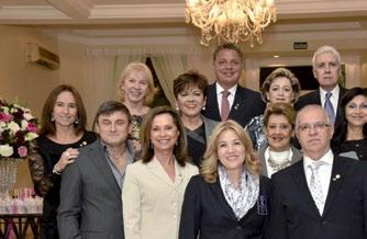 Espaço Cantareira. Na foto a presidente Roseli Pimenta e esposo posam com os demais socios do clube.