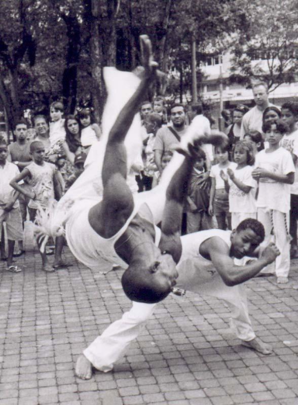 A Capoeira, que era praticada por escravos no período colonial,