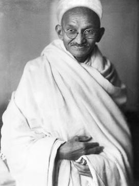 O indiano Mahatma Ghandi (1869 1948) foi defensor da não violência como meio de revolução.
