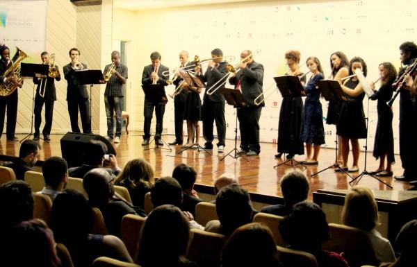 Orquestra de sopro durante apresentação do 4º prêmio juíza Patrícia Acioli de direitos humanos.