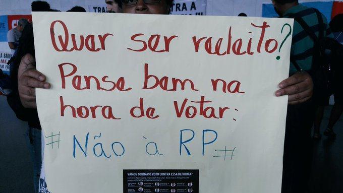 Líder da Maioria, o deputado Tadeu Martins Leite (PMDB) reiterou a posição da bancada mineira do partido contra a PEC, dizendo que a divisão partidária não deve atingir pautas