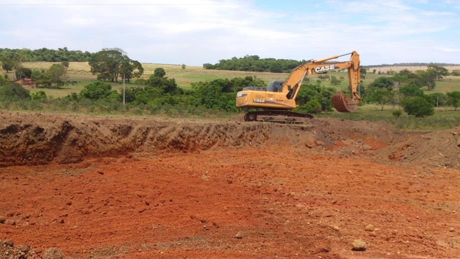 As coletas foram realizadas diretamente na jazida, localizada a 8,3 km da cidade de Itauçu na posição geográfica (-16 5' 48.79", -49 42' 30.