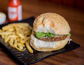 base de gergelim. Acompanha batata frita. SEU ZE R$20 VEGGIE BURGER.