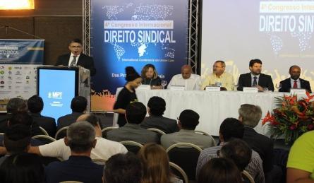 Brasil e do mundo para debater sobre as práticas antissindicais. O evento ocorreu nos dias 04 a 06 de maio de 2016, em Fortaleza (CE).