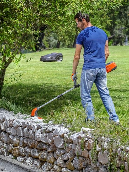 GAMA DE PRODUTOS 41 SEJA QUAL FOR O SEU TRABALHO Com mais de 325 anos de experiência e inovação, a Husqvarna fornece aos profissionais e