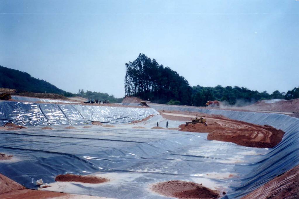 MECHANICAL PROTECTION OF THE GEOMEMBRANE