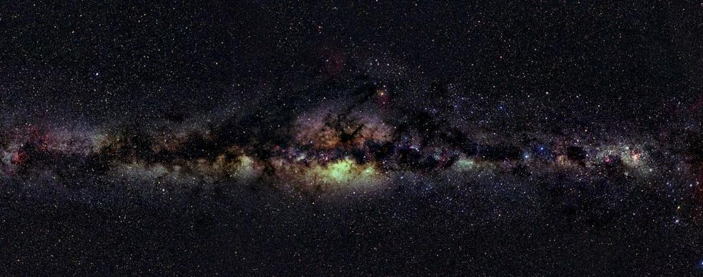 Via Láctea no óp;co A poeira (regiões escuras no disco da Galáxia) representa apenas ~1% do meio