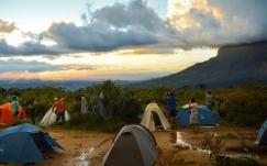 0001-6 Tepuy Roraima Monte Roraima, também conhecido como Tepui Roraima, com 2810 metros, é o