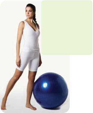 Possui a cintura drapeada e, além de confortável, define a silhueta corporal. Preço sugerido: R$ 155 www.devi.com.