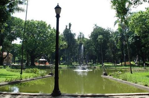 No mês de dezembro de 2016, visitamos o Jardim da Luz e suas esculturas, que abriga mais de 30 esculturas a céu aberto.