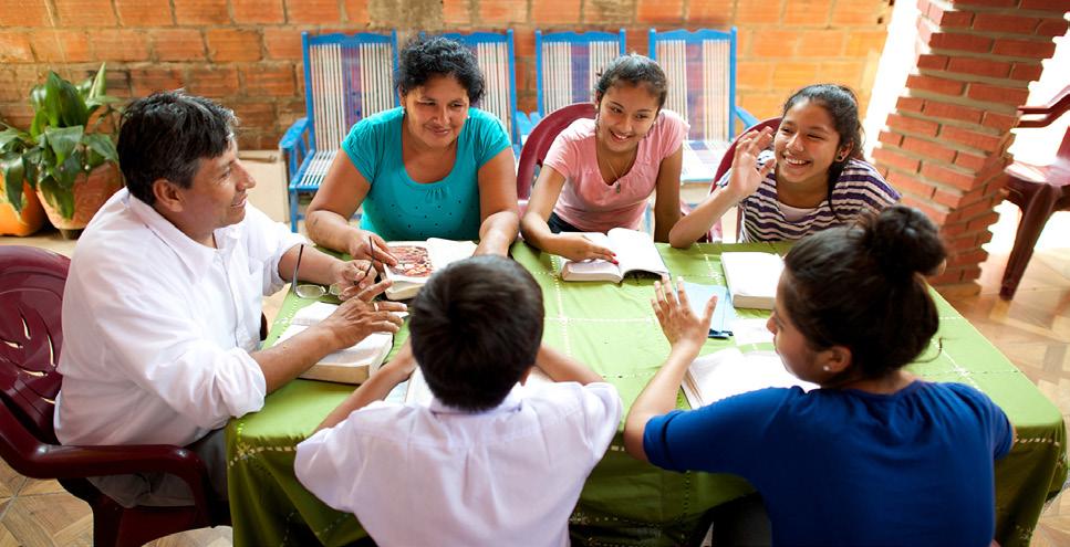 Ideias para Melhorar Seu Estudo das Escrituras em Família O estudo constante das escrituras é uma excelente maneira de ajudar sua família a aprender o evangelho.