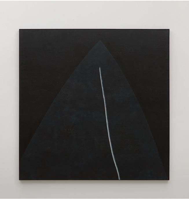 Ogival Paintings Form, during the 1980s, dissolves into a spatial organicity that negate the figure - ground relation, a previous concern of the artist, especially in the square paintings of the mid