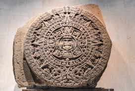 ASTECAS As ruínas astecas indicam muito mais grandeza do que qualidade. Sua arquitetura era menos refinada que a dos maias.