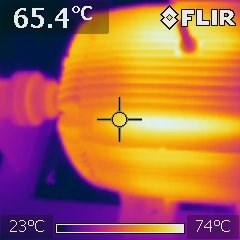 RESULTADOS E DISCUSSÕES: Foram tiradas fotos com a câmera termográfica de dois motores de mesma potência em regime permanente para verificar a existência de aquecimento excessivo.