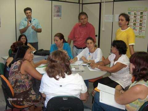 INSTITUIÇÕES RICAS EM CONHECIMENTO A boa administração do conhecimento, especialmente do conhecimento tácito,