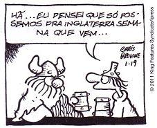 Leia o poema Amor é fogo que arde sem se ver; É ferida que dói, e não se sente; É um contentamento descontente; É dor que desatina sem doer.