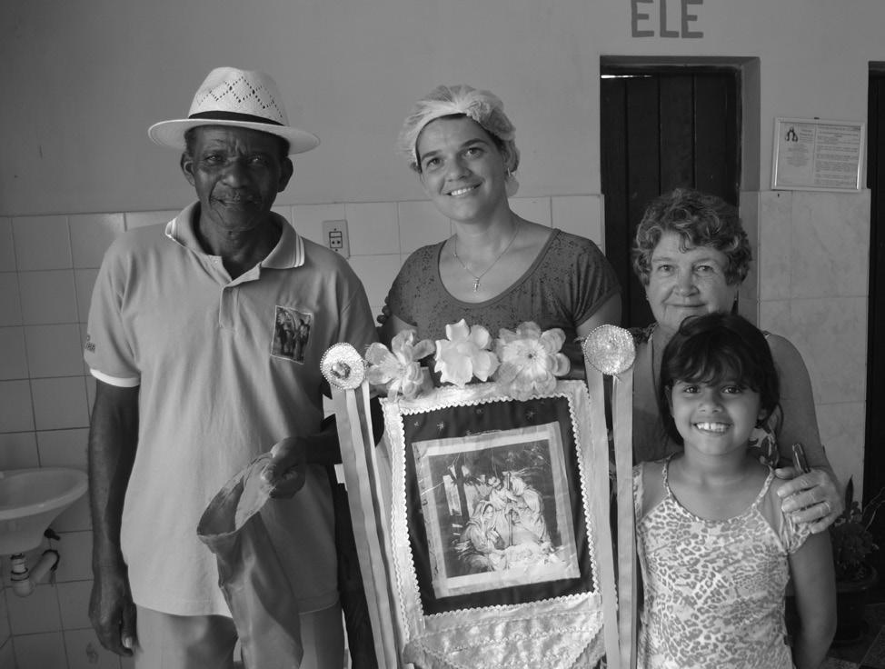 A Folia de Reis Estrela do Oriente é tradição há dezessete anos na cidade e tem uma variedade de participantes, desde crianças até idosos.