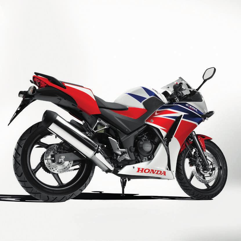 Com apenas 164 kg, a CBR300R oferece uma agilidade incrível, que é complementada por um quadro rígido de dupla trave de aço e pelo auxílio do ABS da Honda.