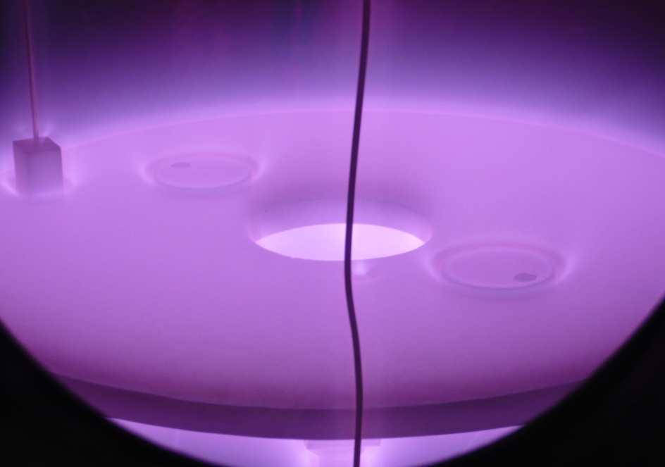 sendo nitretadas a plasma, a 500 C, com uma mistura gasosa contendo 10% de N 2 e 90% de H 2. 3.