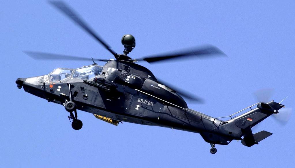 Eurocopter Tiger da Força Aérea Alemã AH-64 Apache mostrando sua capacidade Foto: Eurocopter Foto: Boeing Em caso de conflito em um ambiente como o da região