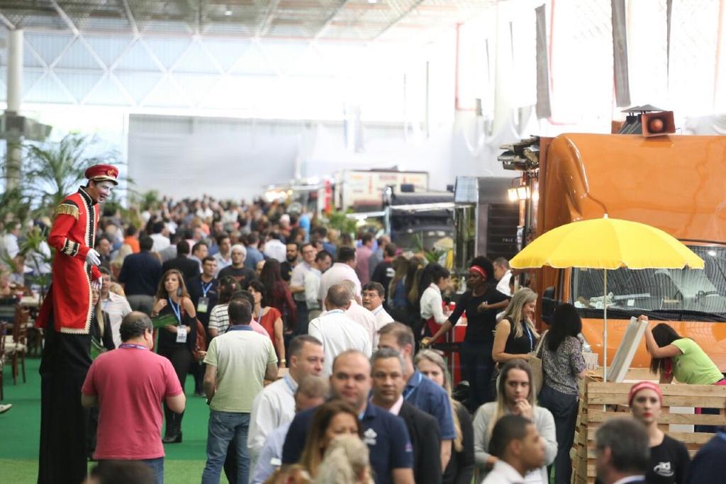 FOOD TRUCK NO BRASIL Com a chegada da cultura Food Truck ao Brasil, percebemos necessidades importantes: Como disseminar esta tendência para que as pessoas conheçam e tenham experiências incríveis?