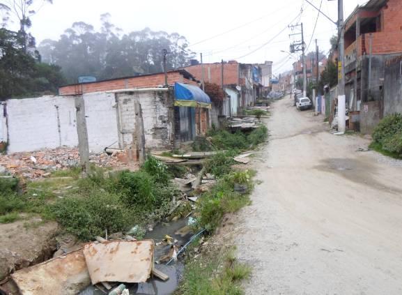 Dificuldades e Atrasos em Obras de Saneamento Muitos são os fatores que levam ao atraso de obras públicas, os mais comuns são relacionados a má gestão dos agentes envolvidos no processo, no caso das