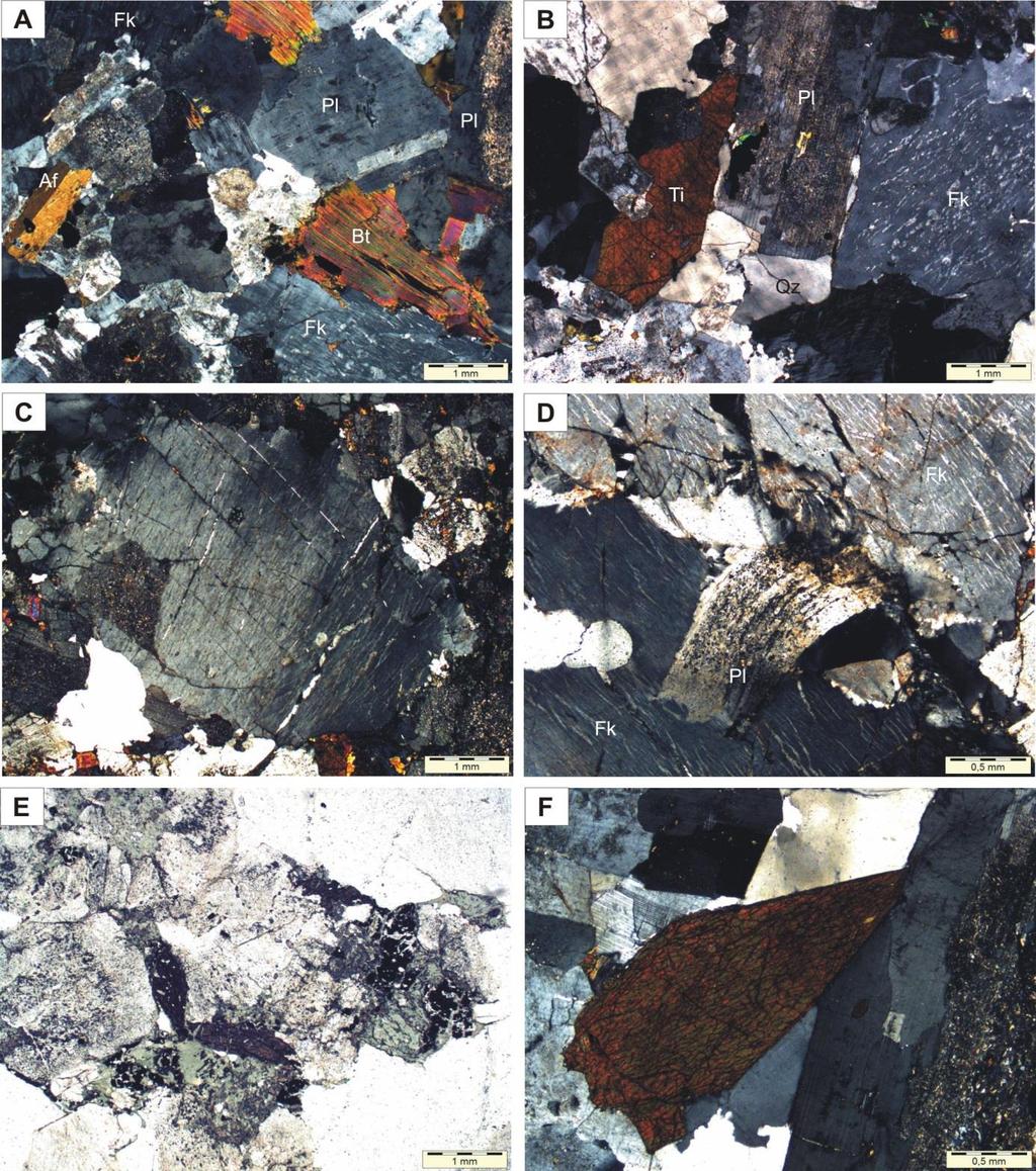 Caracterização Mesoscópica e Microscópica das Rochas Estudadas 47 Figura 14 - Fotomicrografias da fácies anfibólio-biotita sienogranito.