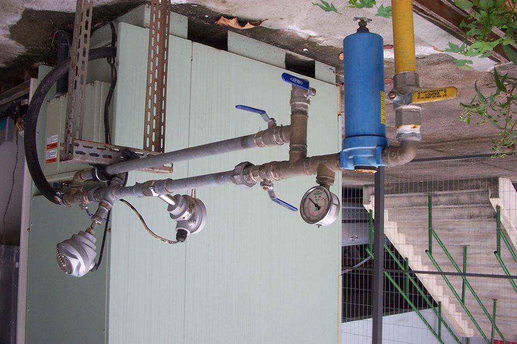 60 PT-100 Transdutor de pressão Filtro do GN Medidor de vazão tipo Turbina Figura 25 Instrumentação vazão, temperatura e pressão do gás natural Para a medição da vazão da água de circulação na URC